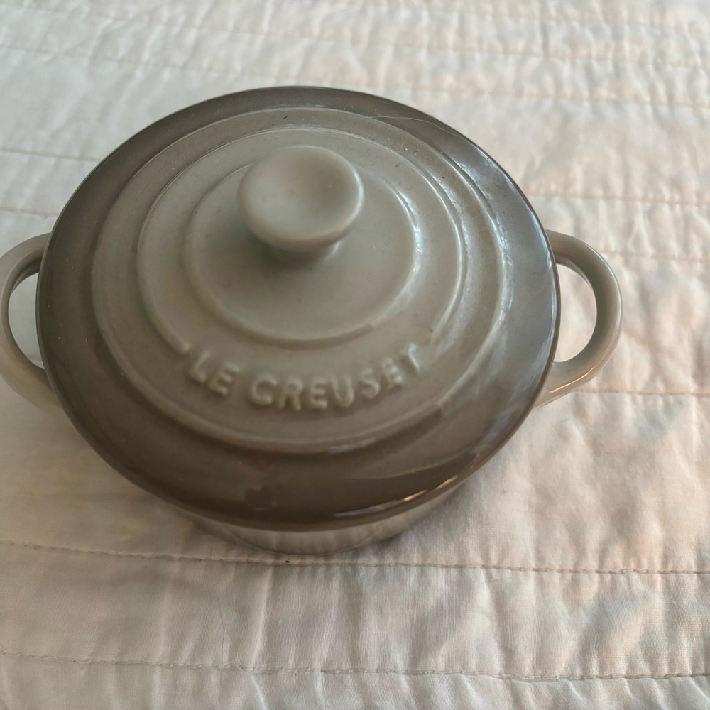 Le Creuset Nutmeg Mini Cocotte 8oz - Picture 8 of 8